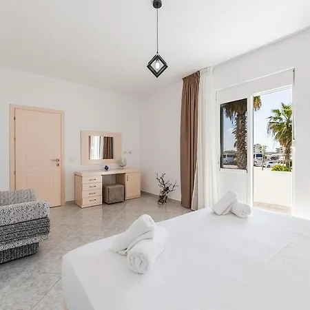 アパート 1br With Mountain Views By Pikhost ゴーレム