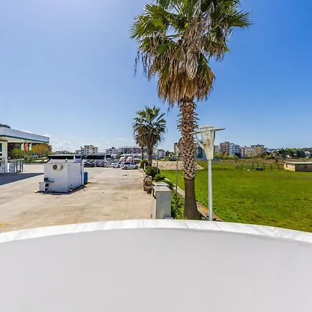 1br With Mountain Views Apartament