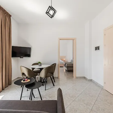 דירה 1br With Mountain Views By Pikhost גולם