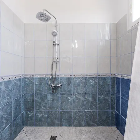 1br With Mountain Views By Pikhost * גולם