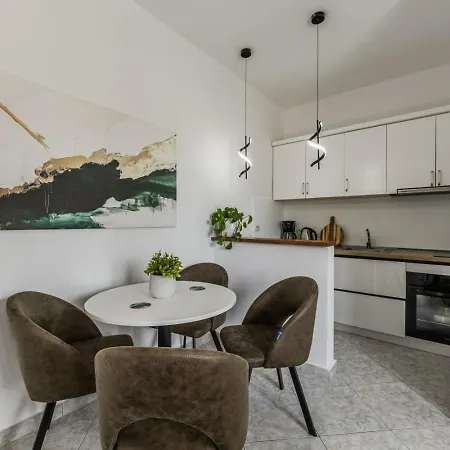 דירה 1br With Mountain Views By Pikhost גולם