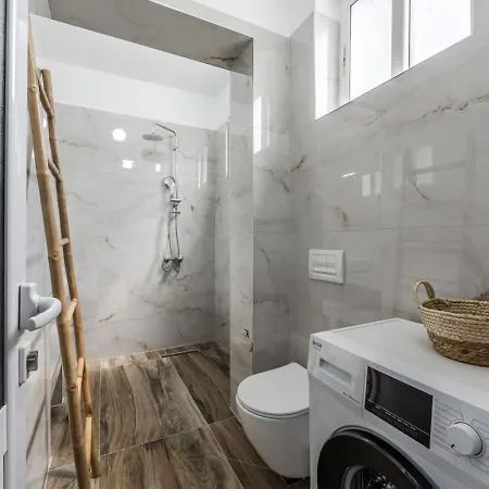 1br With Mountain Views By Pikhost * גולם