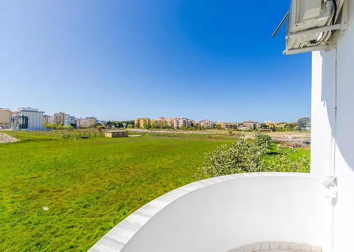 1br With Mountain Views By Pikhost Lägenhet *