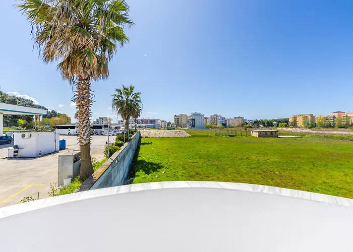 1br With Mountain Views By Pikhost * Golem (Tirana)